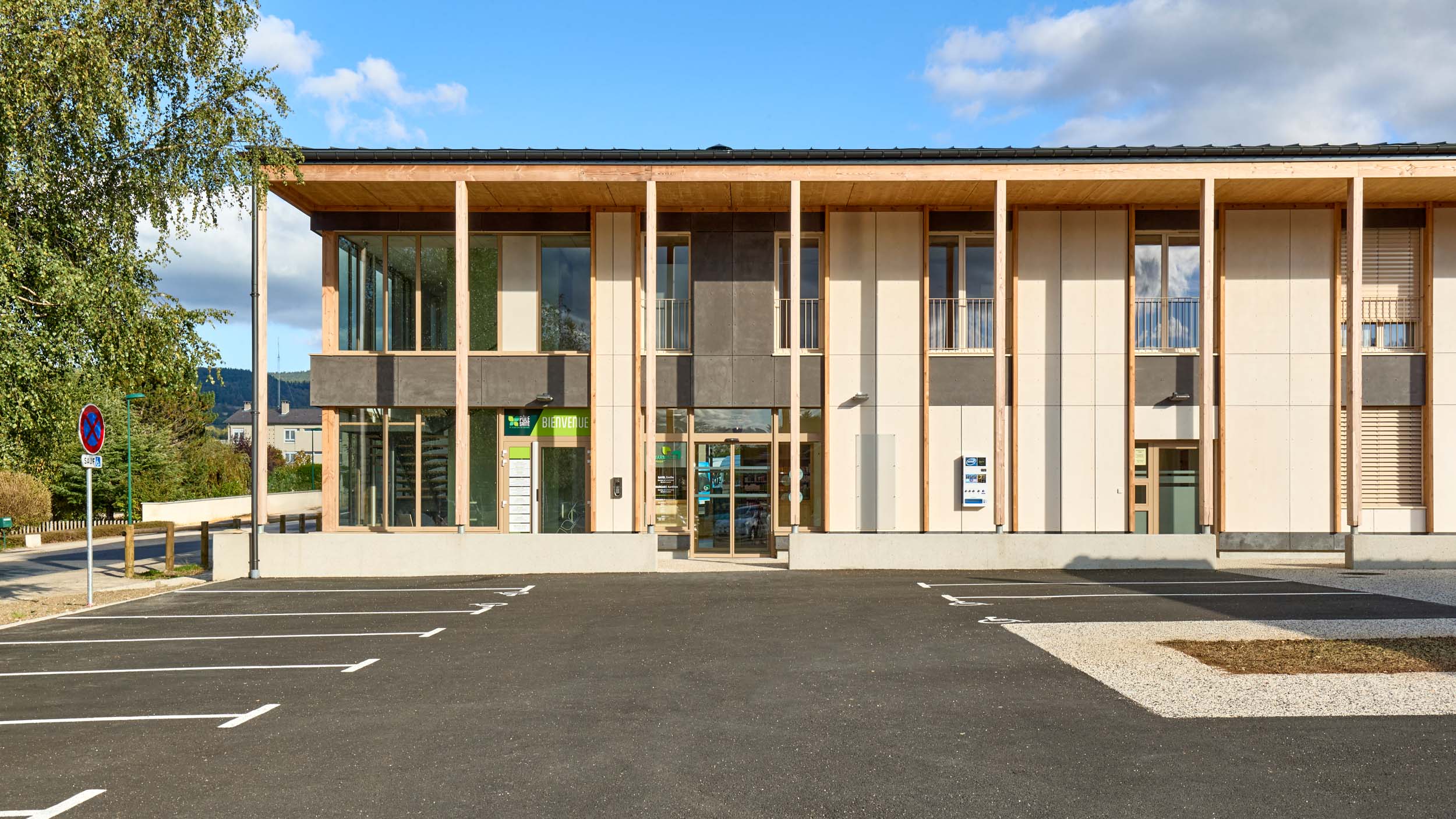 Architectes maison medicale pole sante 16